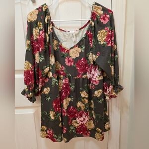 Floral Women's Top - Gray with Red and Yellow Flowers